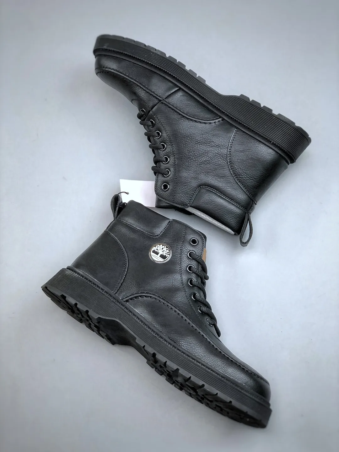 💰480 /Timberland Timberland/Timberland classic model 25ss new high-top, classic re-creation, brand new upgrade, Guangdong factory quality, original box and original packaging, the fabric is made of Italian top frosted cowhide, with anti-odor and anti-corrosion genuine leather latex insoles, giving you a perfect wearing experience. High-quality and durable, a must-have for sportsmen. Specializes in not looking handsome. High-quality, first-class foot feel. Exclusive supply. Item number: TB23066 Size: 38-44